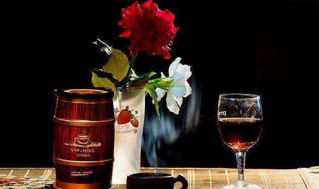 美酒加咖啡我们一杯接一杯