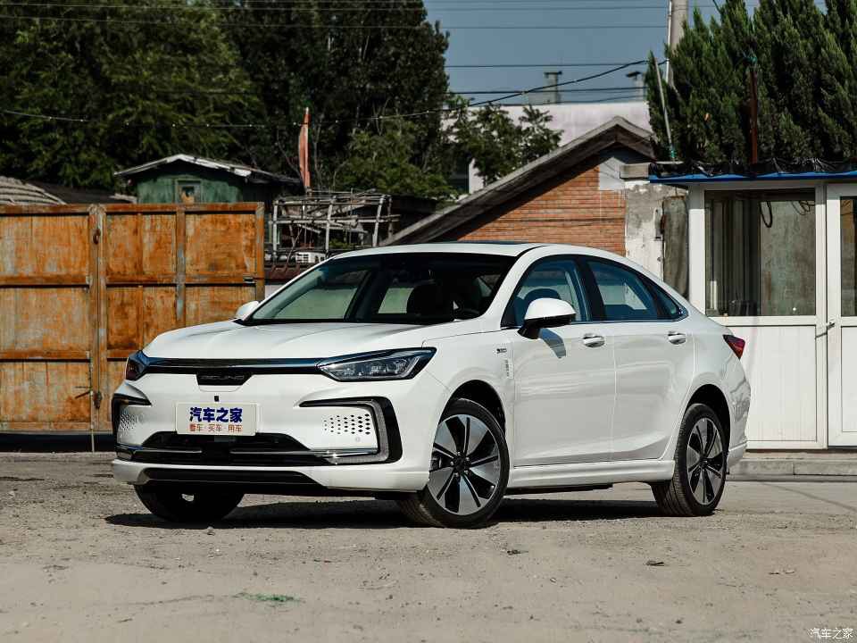 北京汽车北汽新能源eu7今天上市补贴后售价15991759万