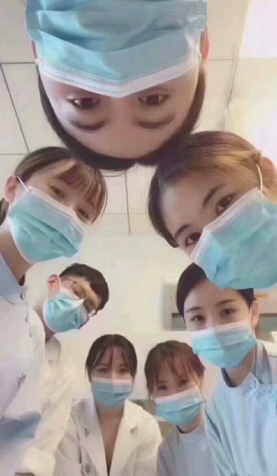 民田路抄底又抄在半山腰啦.明天梭出来至少打到-8%[大笑]完犊子了