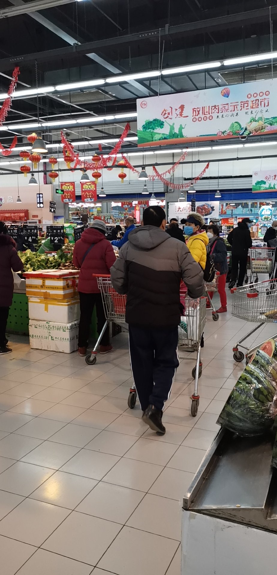 人多地狠,大家都去永辉购物了_永辉超市(601933)股吧_东方财富网股吧