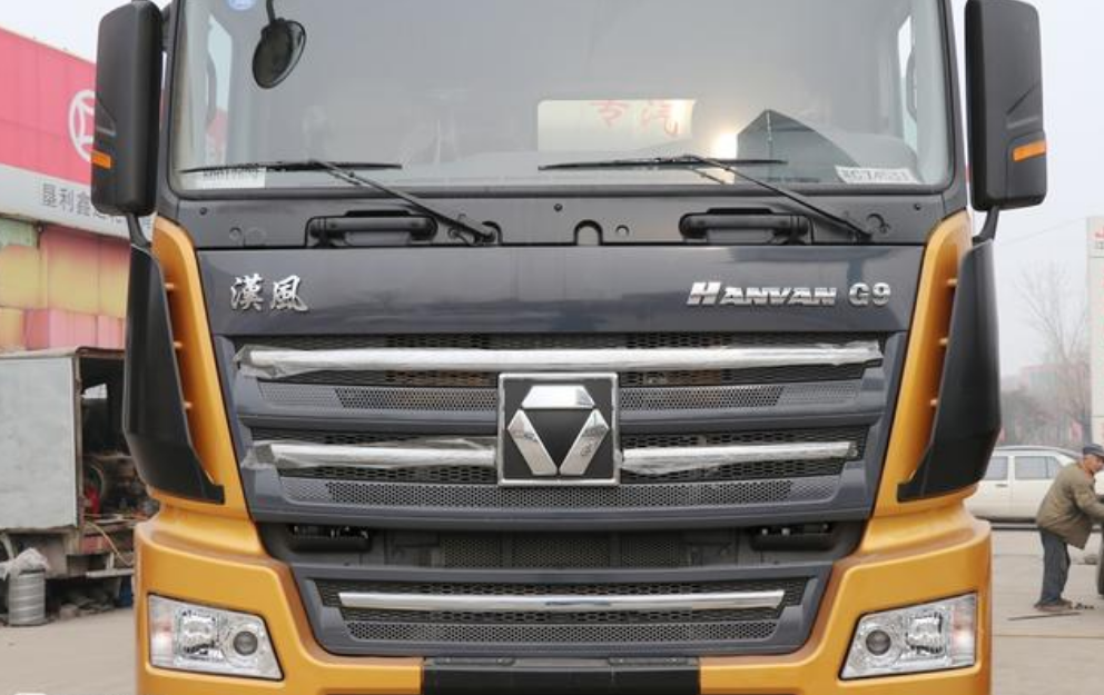 徐工汉风g9牵引车国产重卡的后起之秀高顶驾驶室纯平底板