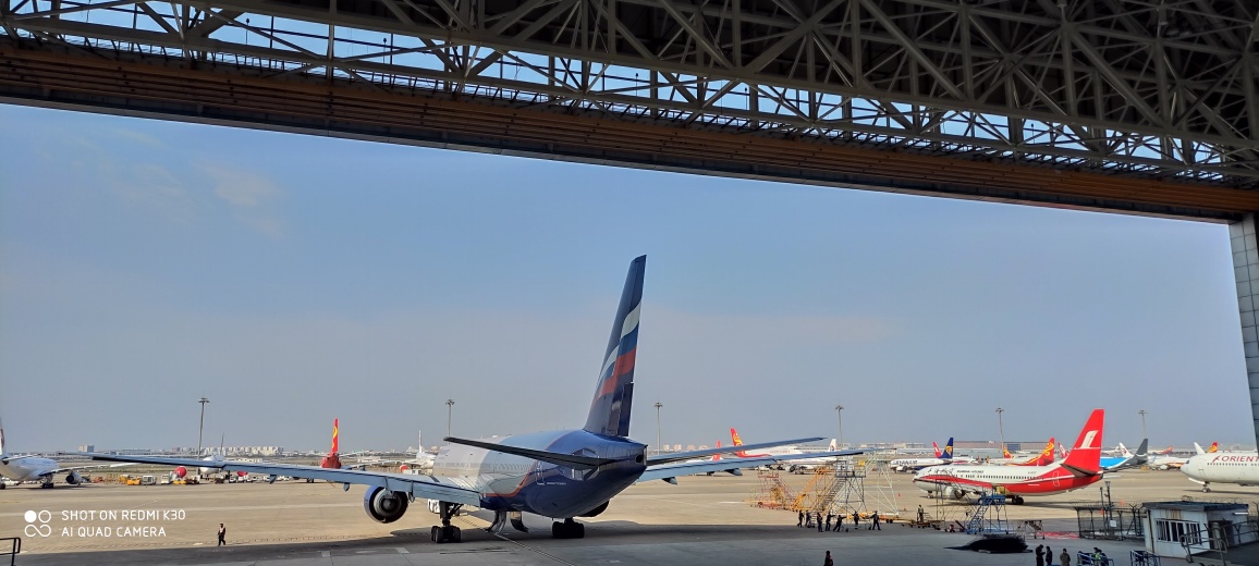 五分钟内浦东机场一件两架波音747上天了,涨涨涨.满满的都是大飞机666