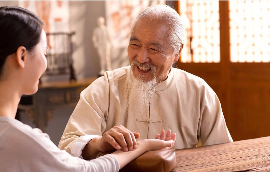 我不会炒股,刚才问了方丈大师雪龙集团要不要卖