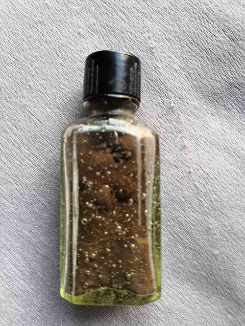 我有一瓶上世纪40年代一瓶广远升广誉远前身龟龄集粉属于国家级秘方药