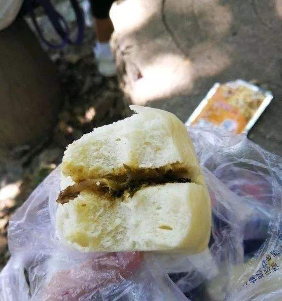 今天晚饭吃什么呢榨菜馒头走起