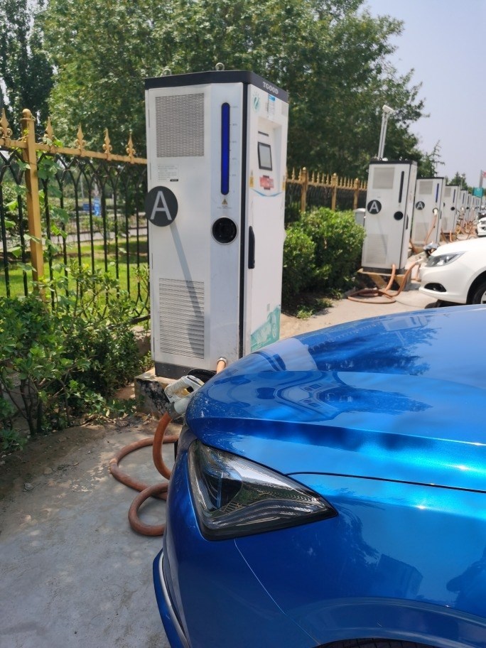 新能源汽车充电桩第一股特锐德300001,子公司特来电市占率全国第一,与