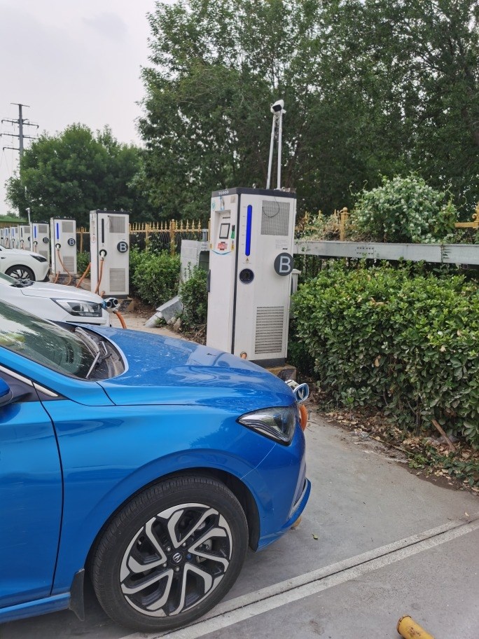 新能源汽车充电桩第一股特锐德300001,子公司特来电市占率全国第一,与