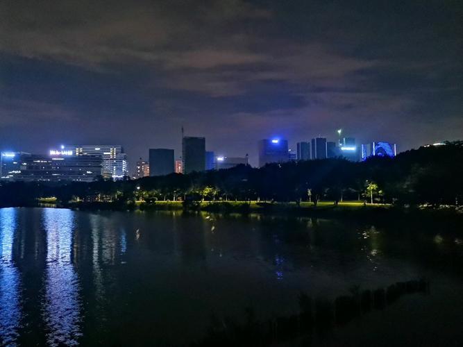 易事特5g科创园在东莞松山湖最好地段写字楼区域建有6栋每栋20层左右