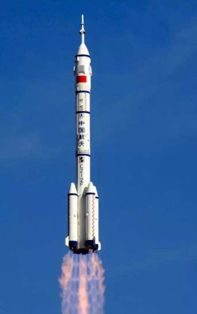 金秋十月中天火箭栩栩生辉