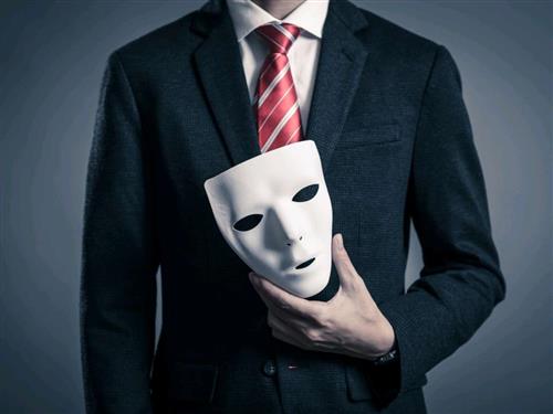 股吧就像狼人杀每个人都带上了面具遵循着自私原则为