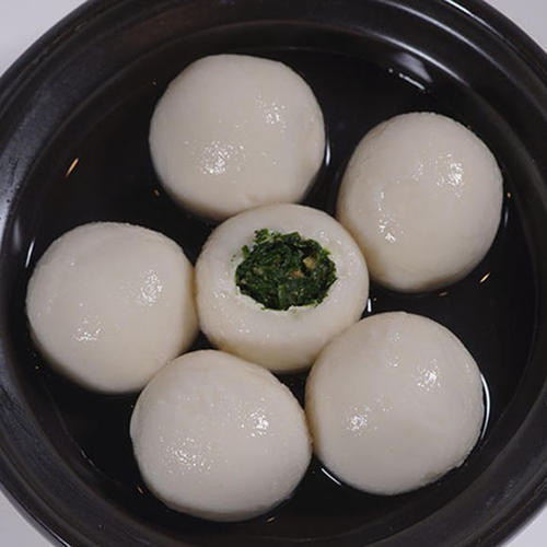 今天请大家吃一碗韭菜馅汤圆呲牙