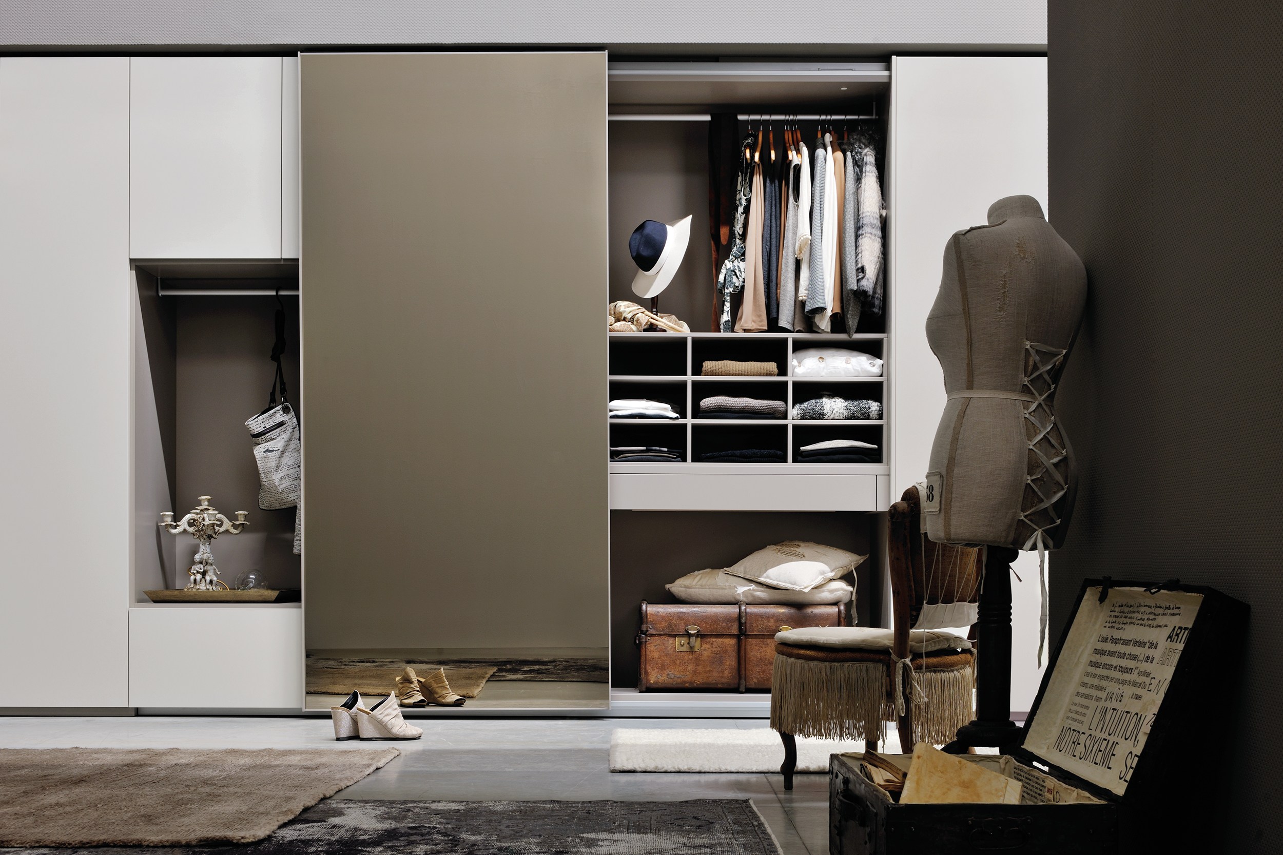 窄边框玻璃门衣柜 意式全玻璃储物柜展示柜定制————东方财富网