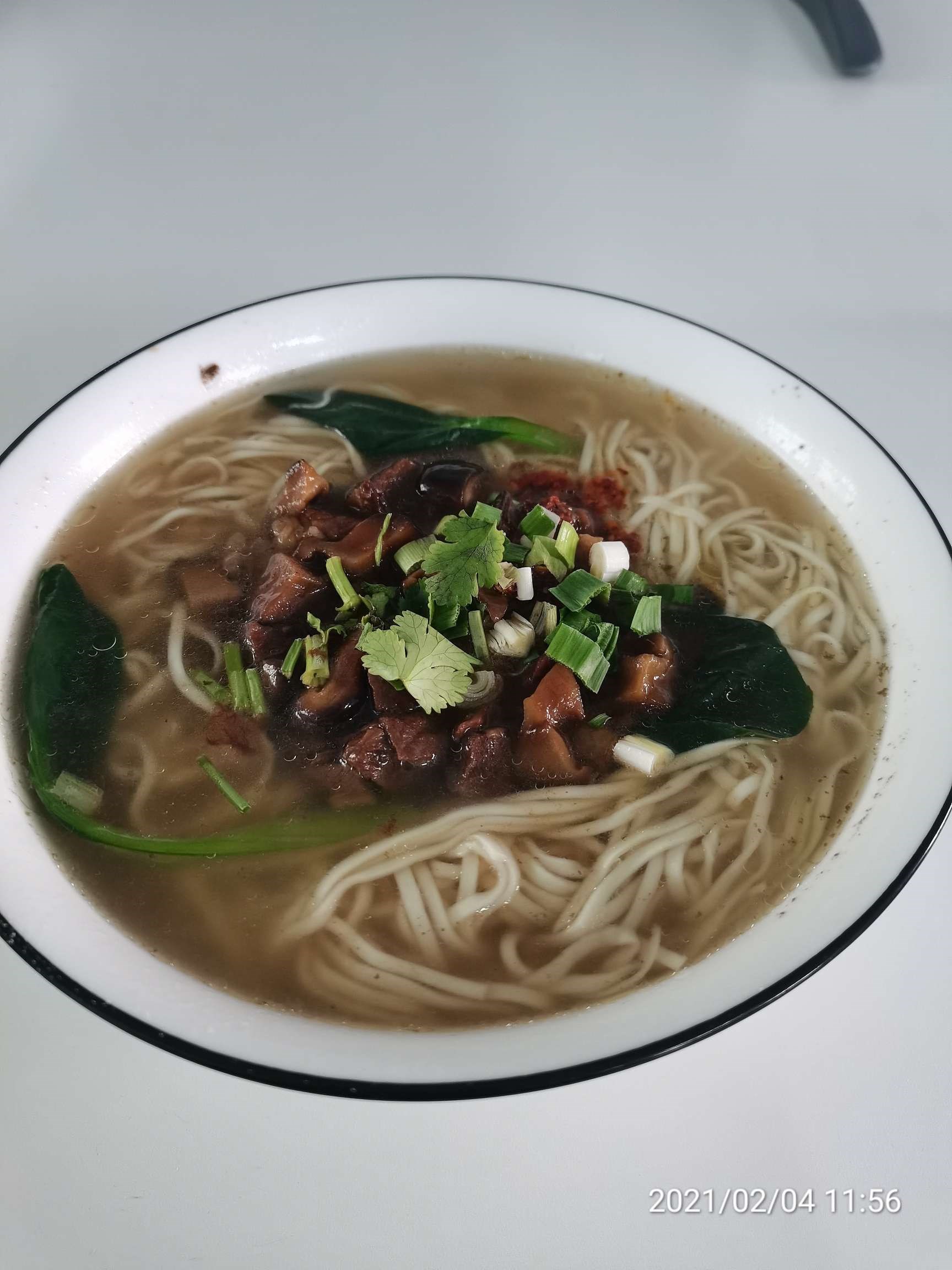 生活要有仪式感,大碗吃面