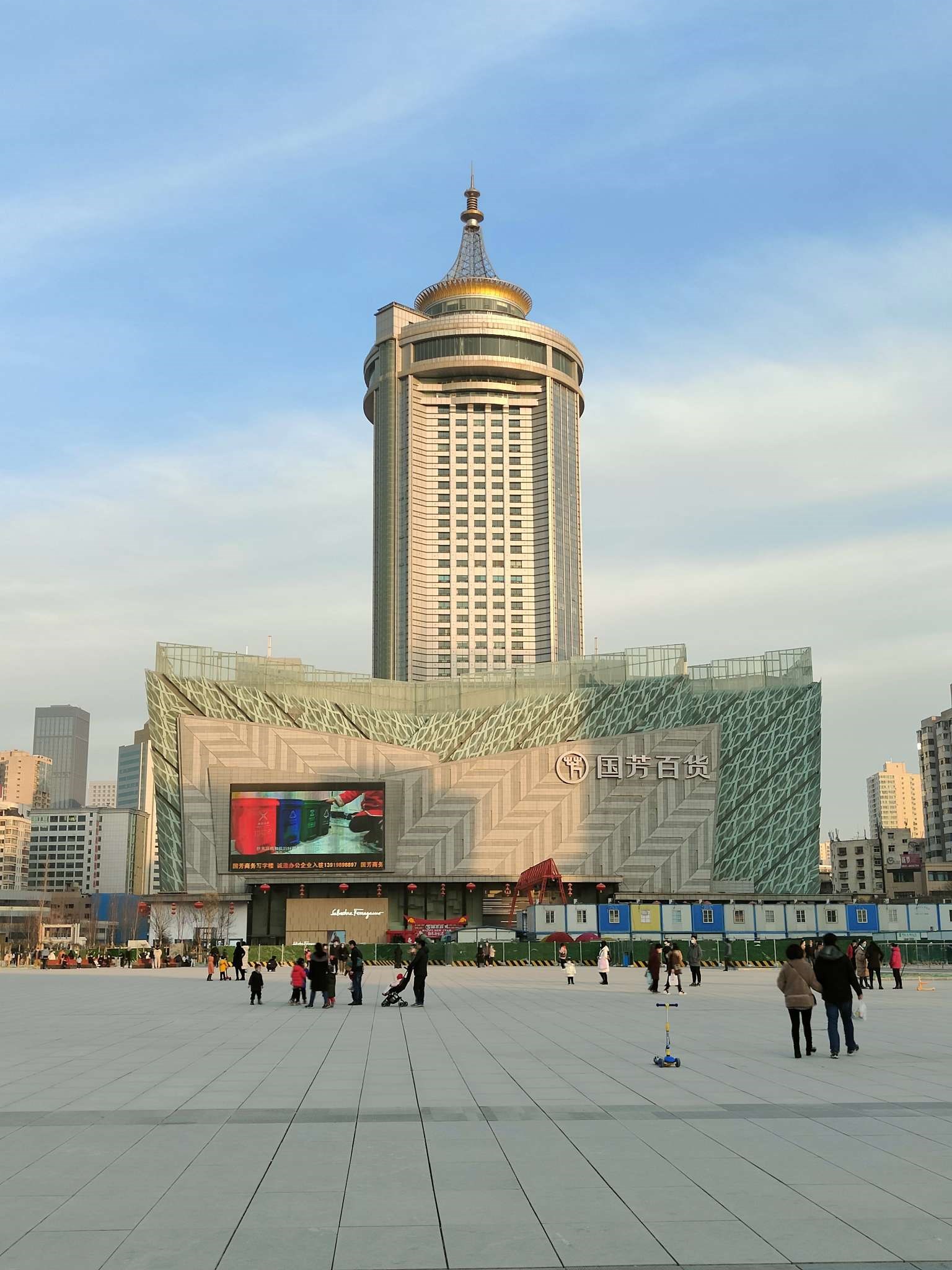 国芳兰州最大的店,今天有空来了解了解