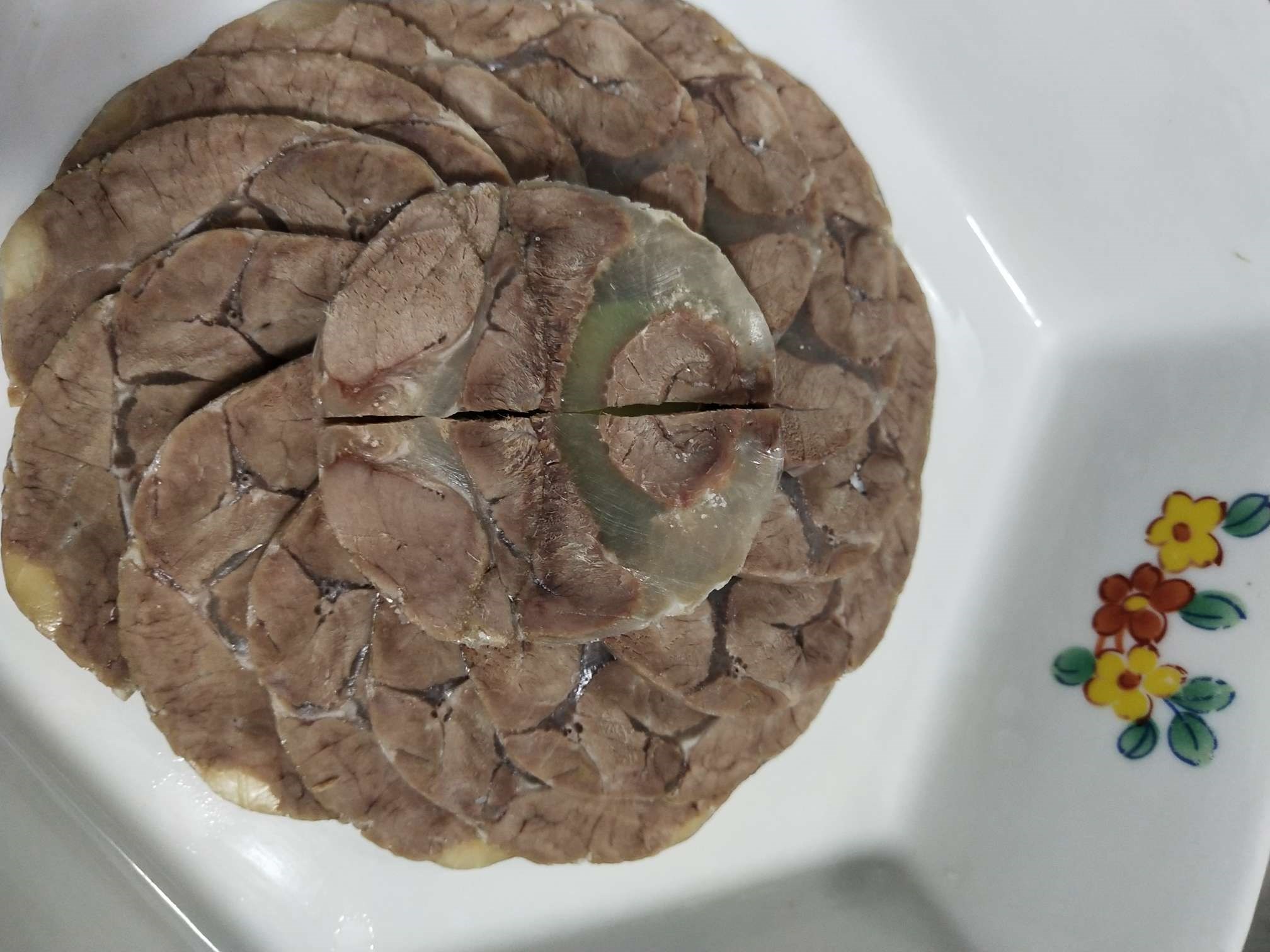 话不多说,白切牛腱,这纹路真好.