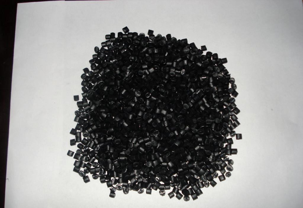 根据专家数据,颗粒硅2015年理论生产成本是8美元/公斤