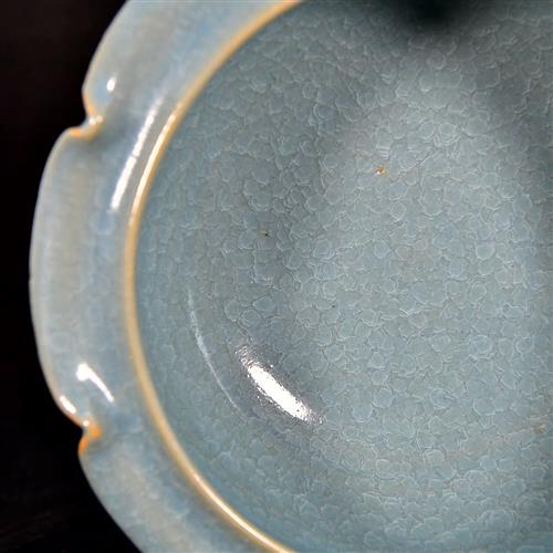 汝窑冰裂纹釉葵口洗