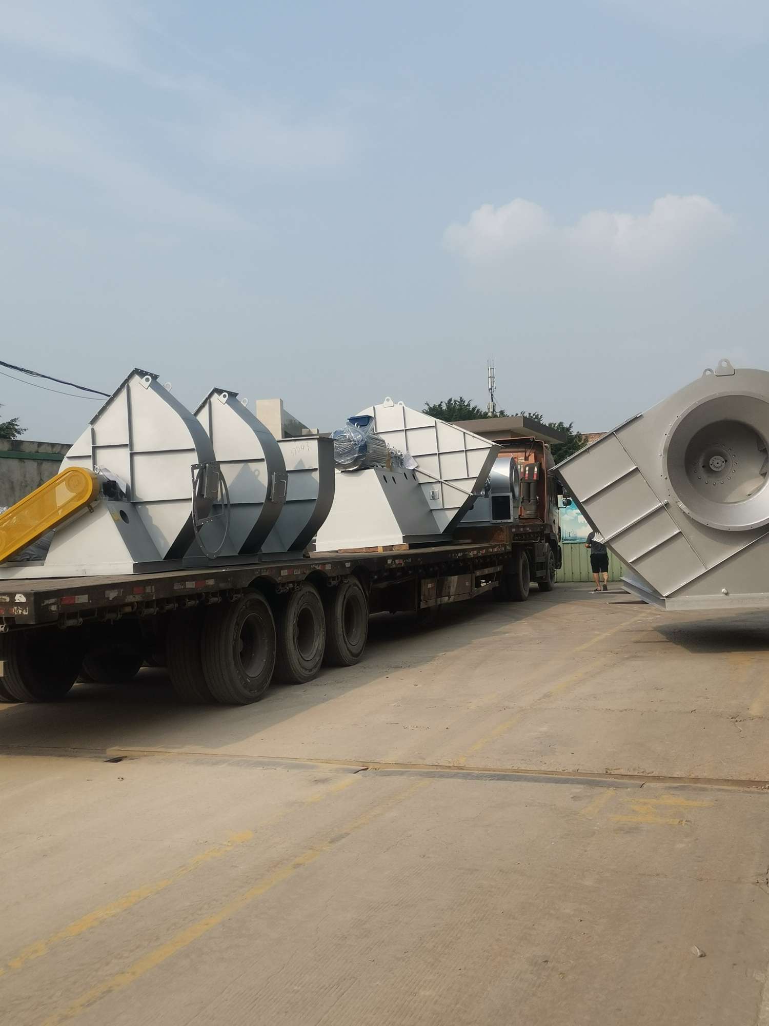 我们公司订购了两台南方风机