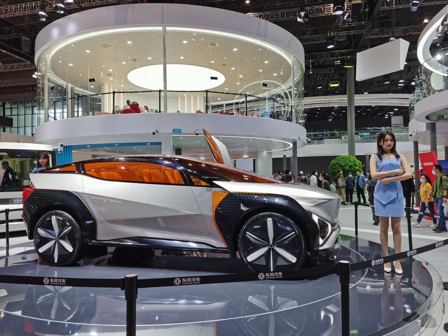 我在上海车展,电动车太火了!