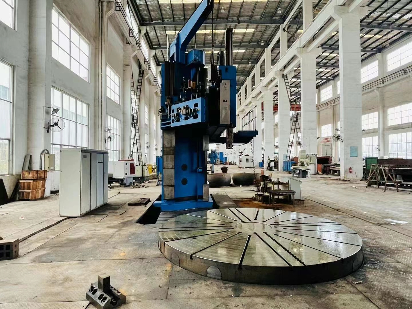 齐一8米数控单柱立车9成新smvt800x3140台面直径4米