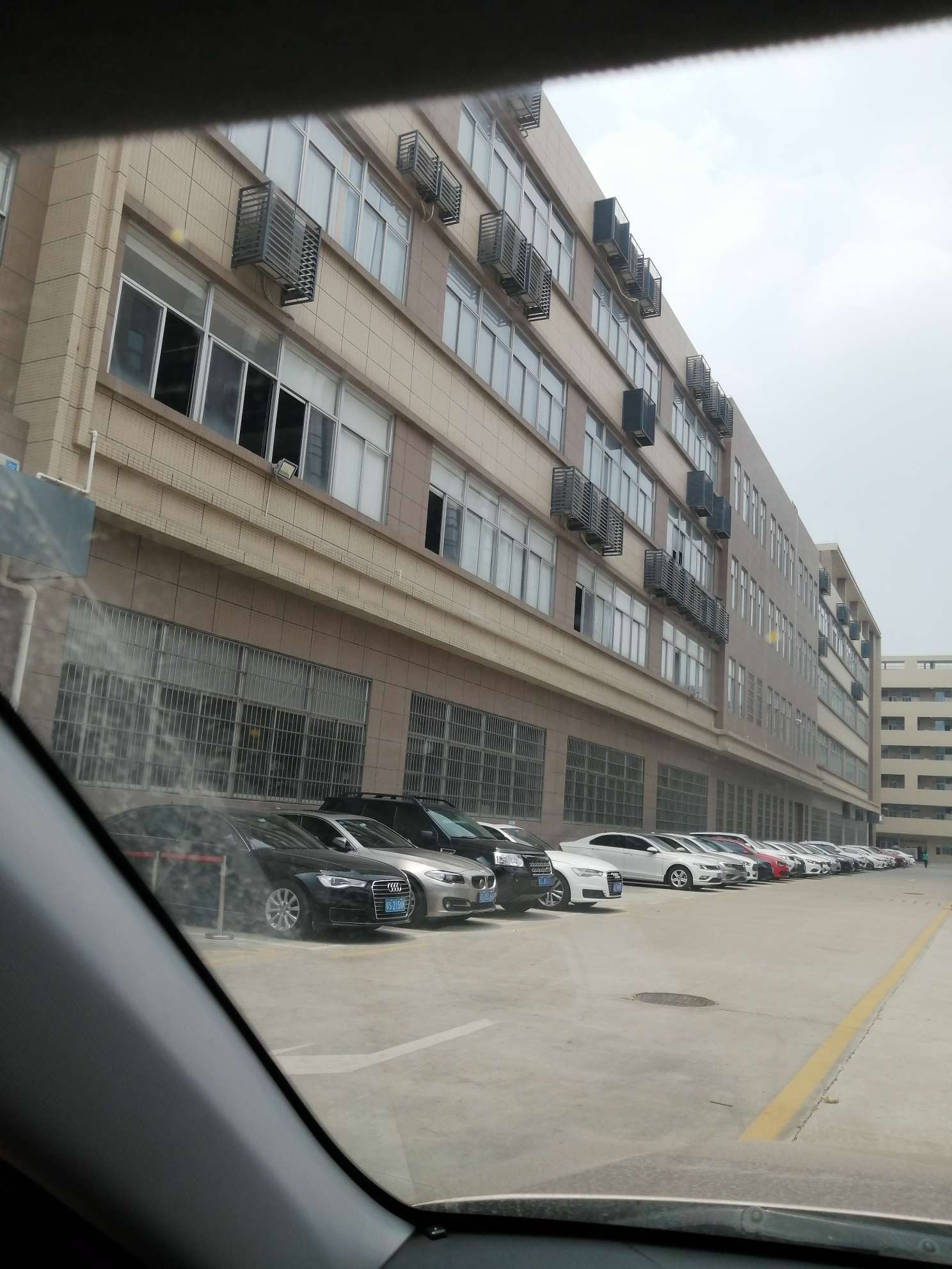 今天刚好来达瑞电子办理业务带大家看看达瑞工厂照片没有其他意思不喜