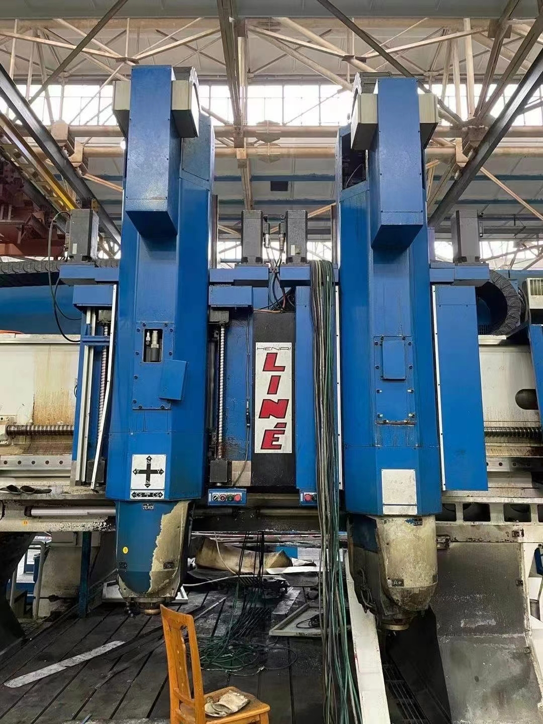 法国318米数控龙门镗铣高速五轴联动双龙门移动式镗铣床4个五轴镗铣头