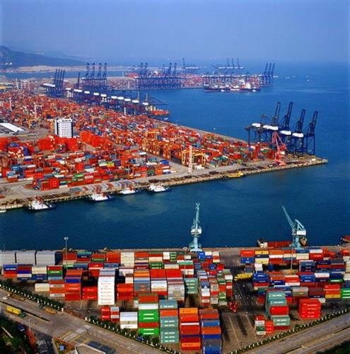 盐田港世界第三大集装箱港口是中国华南最重要的物流中心
