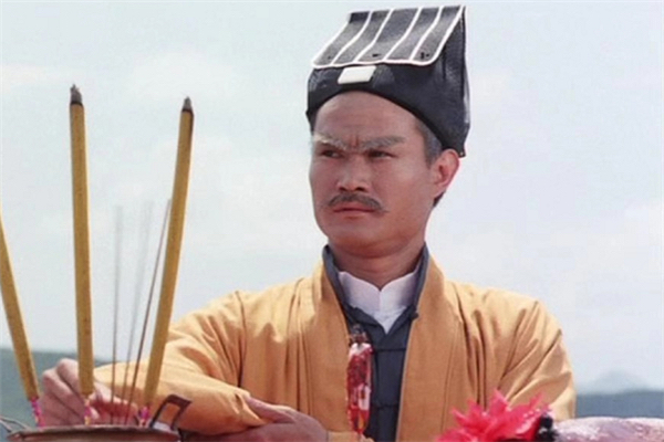 尘归尘土归土,孤魂野鬼快上路.阴