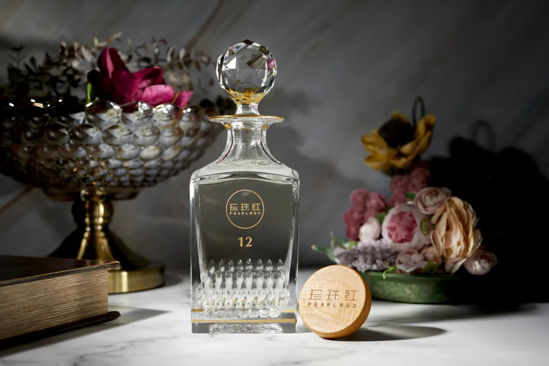 明珠要逆天携手皇室御用水晶品牌打造超高端白酒