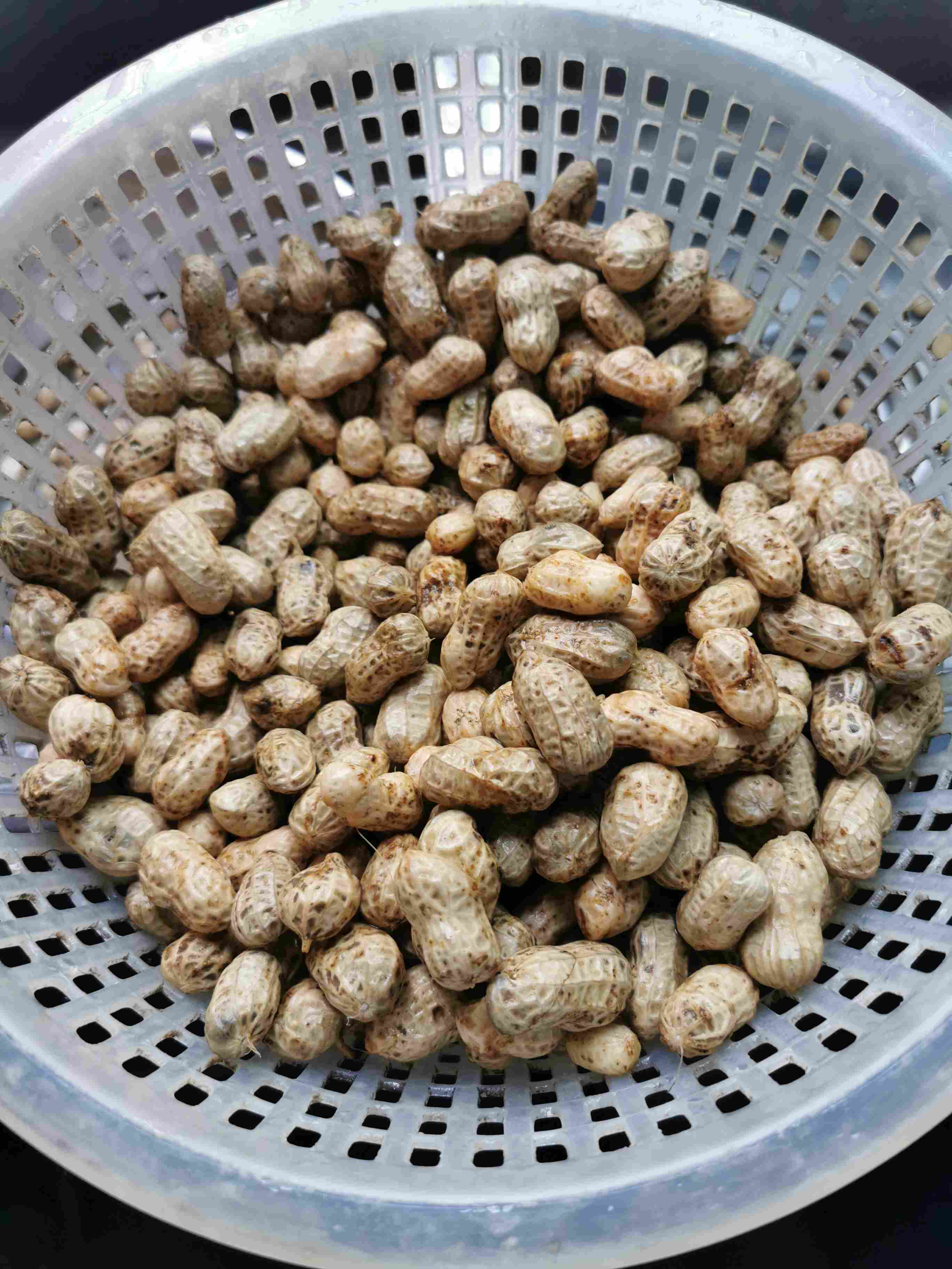 刚买的花生2块一斤