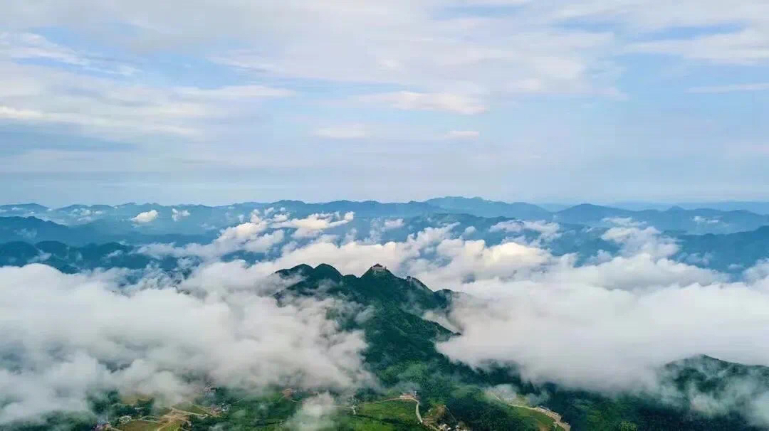"两山一湖"——安化云台山风景区美景