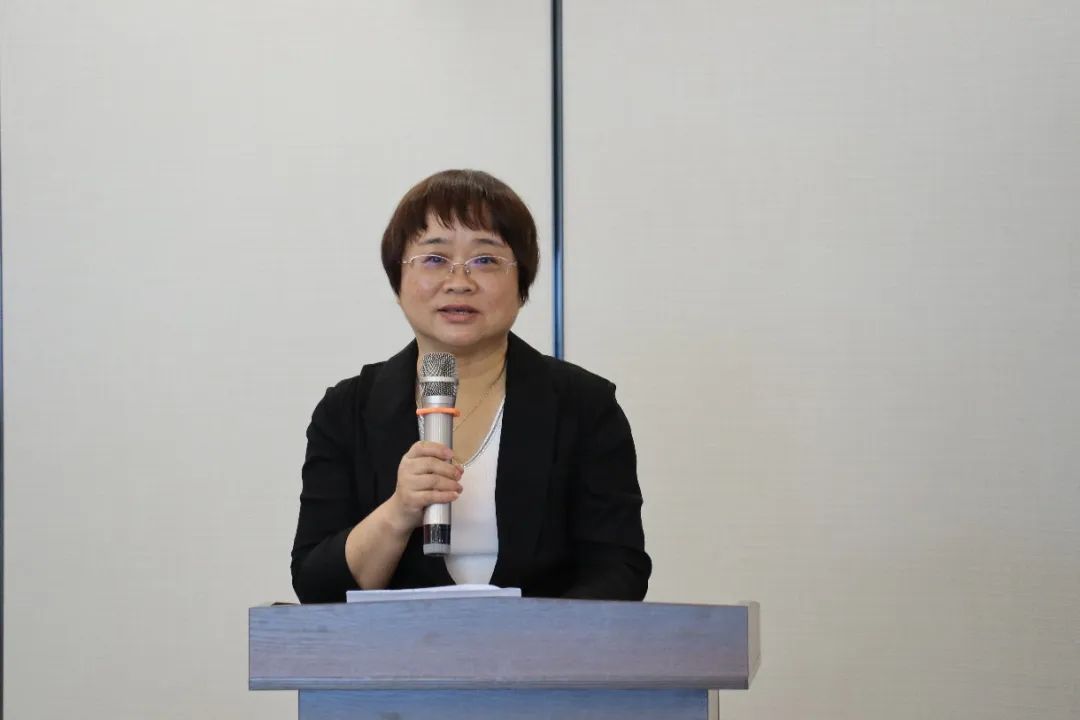 会上,广东省粤东技师学院副院长柏雪梅从当前技工教育现状,院校职业