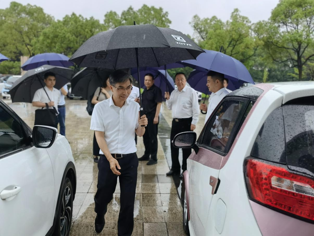 省发改委副书记副主任胡奎一行来永调研汽车产业发展