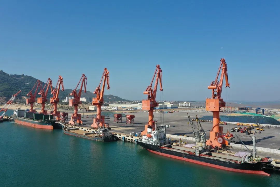 航运港口bi0450广州港这个码头提前10天实现生产经营指标双过半