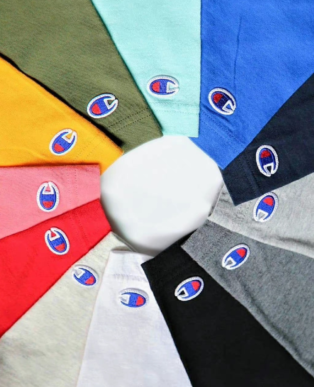 美国潮牌champion商标被高价收购