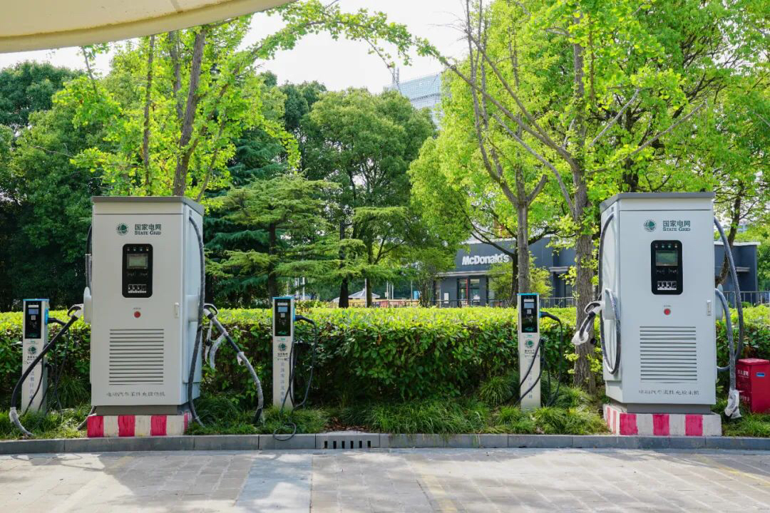 $国电南瑞(sh600406)$"接电,成功!"6月30日下午,随着充电桩顶部的