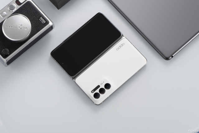 还在等什么这是折叠手机里的三款颜值担当