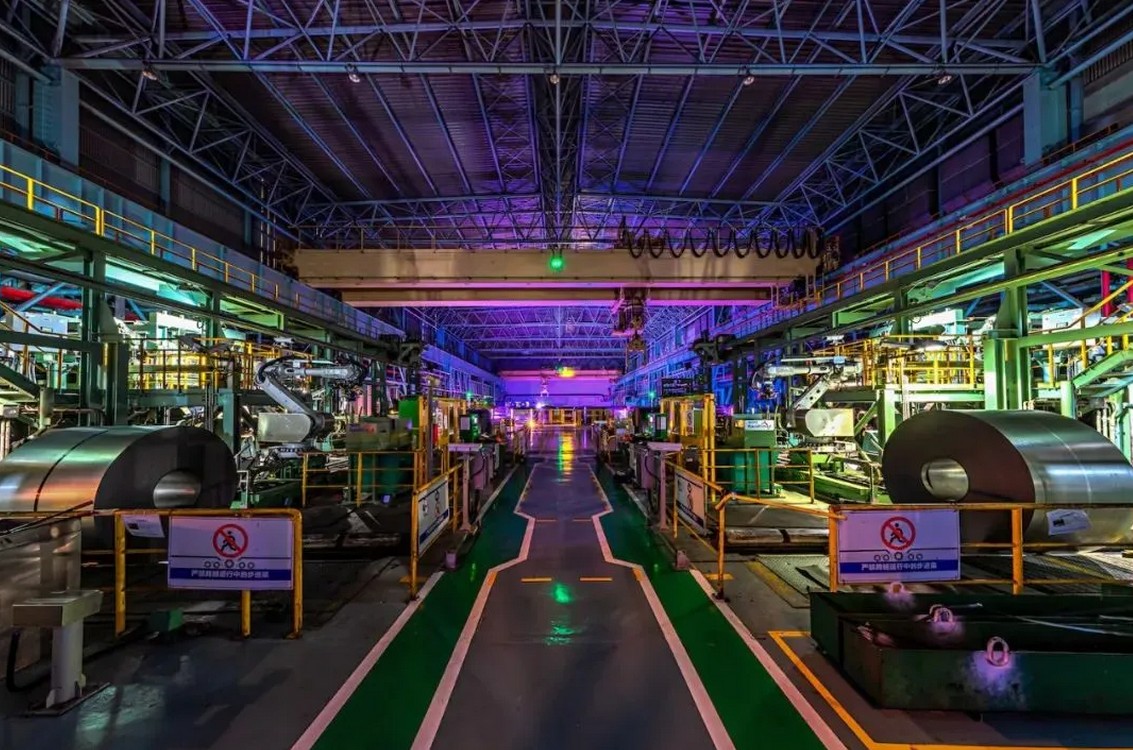 走进宝钢ai黑灯工厂人民日报