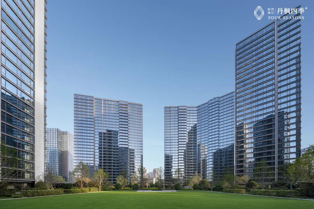 家期如约遇见家的n种色彩丨丹枫四季盛大交付用品质书写生活滨江集团