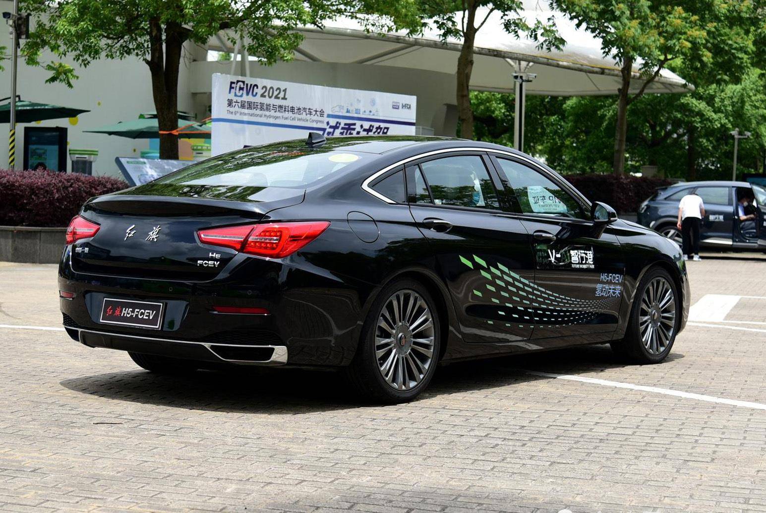 不充电不加油续航超500km红旗h5氢能版正式亮相