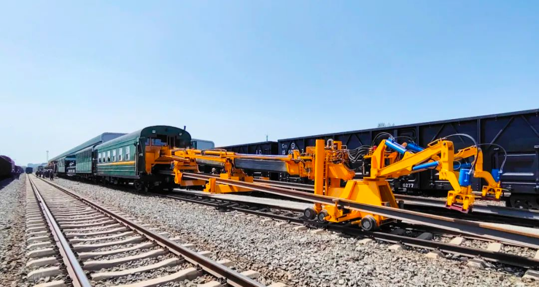 长钢轨列车组有大智慧