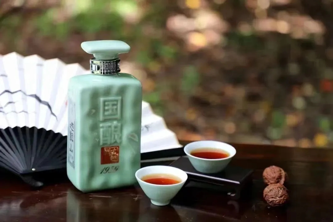 一壶好酒,其实更离不开酿酒人的匠心精神。绍兴黄酒人常说,好酒酿自匠心,要酿良心酒!喝酒的男人更值得尊重!_财富号_东方财富网