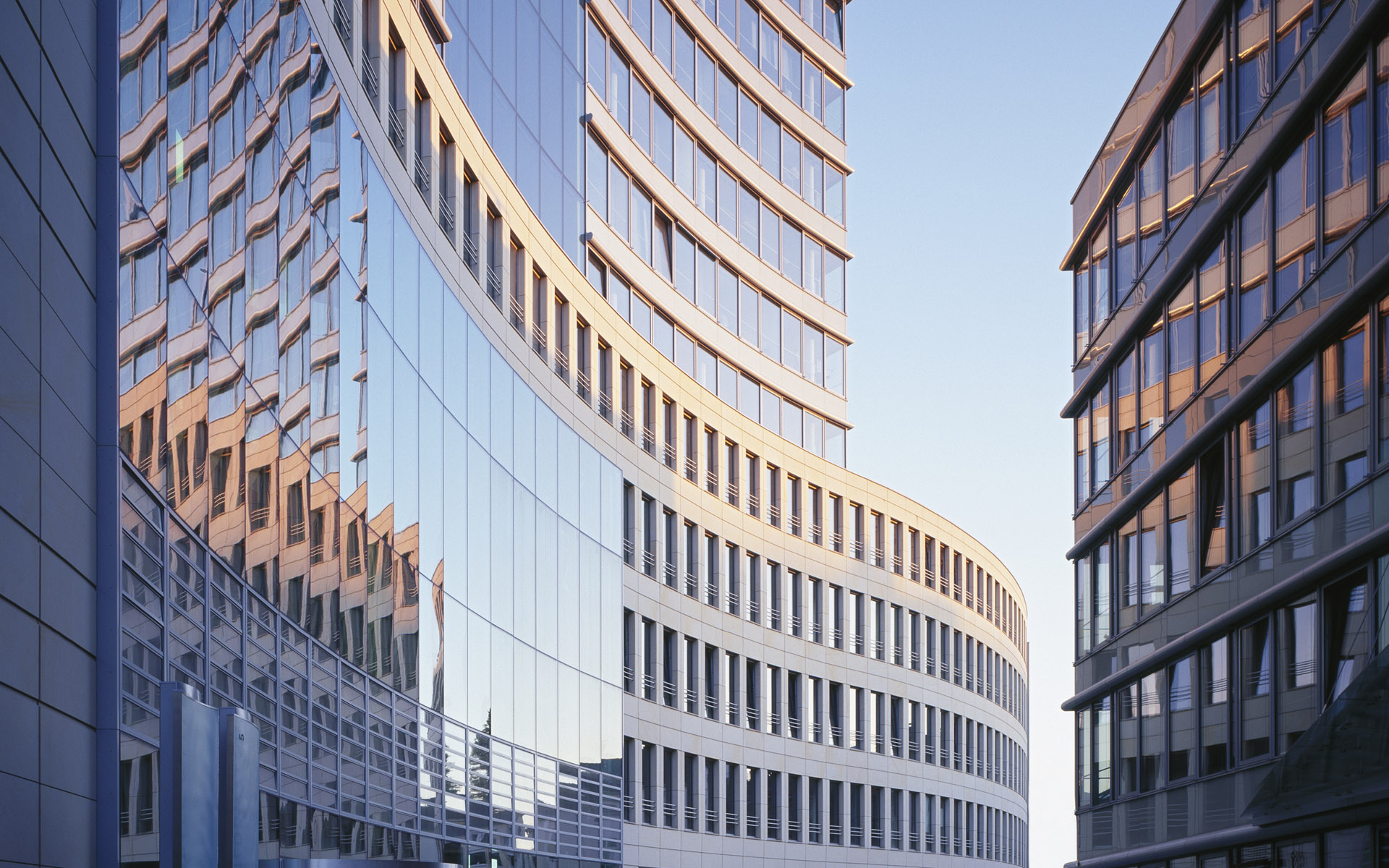 华宝基金李栋梁管理11年年年正收益是如何实现的稳中求胜追求长期