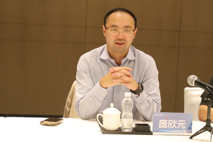 中国商飞新能源动力技术研究所所长张炯,商飞时代总工程师查振羽,卧龙