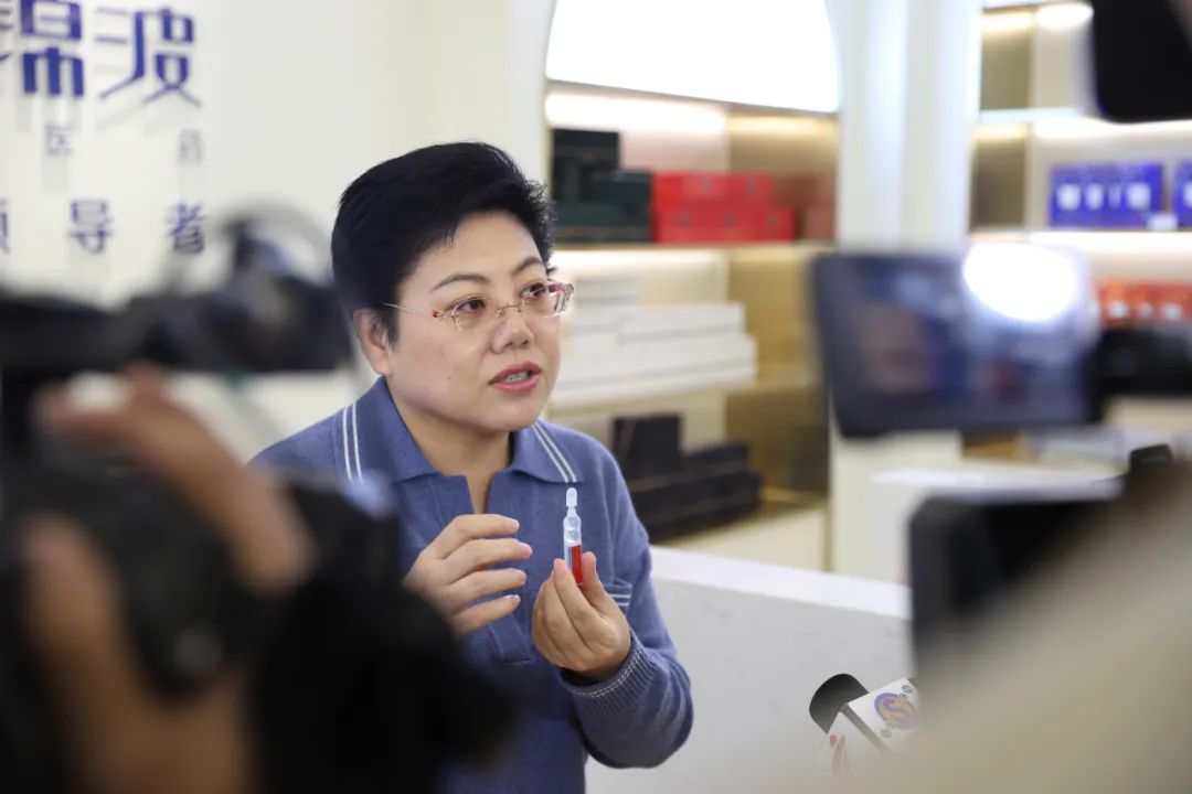 公司创始人,董事长杨霞介绍,锦波生物先后联合复旦大学,中科院生物