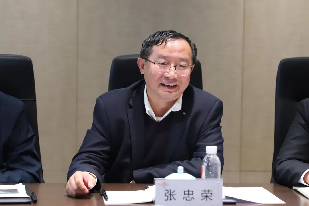 张忠荣董事长对众合科技的产业布局及业务能力表示赞赏,并详细介绍了