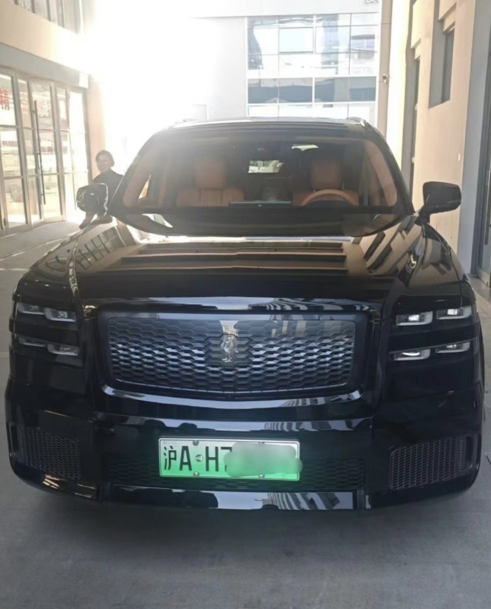 落地近400万加价170万的国内首辆丰田世纪混动suv到底长啥样其实去