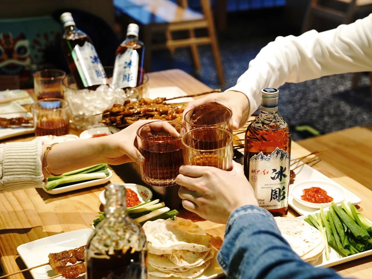 喝中国黄酒过神州新年用黄酒的美好寓意开启璀璨的好运龙年