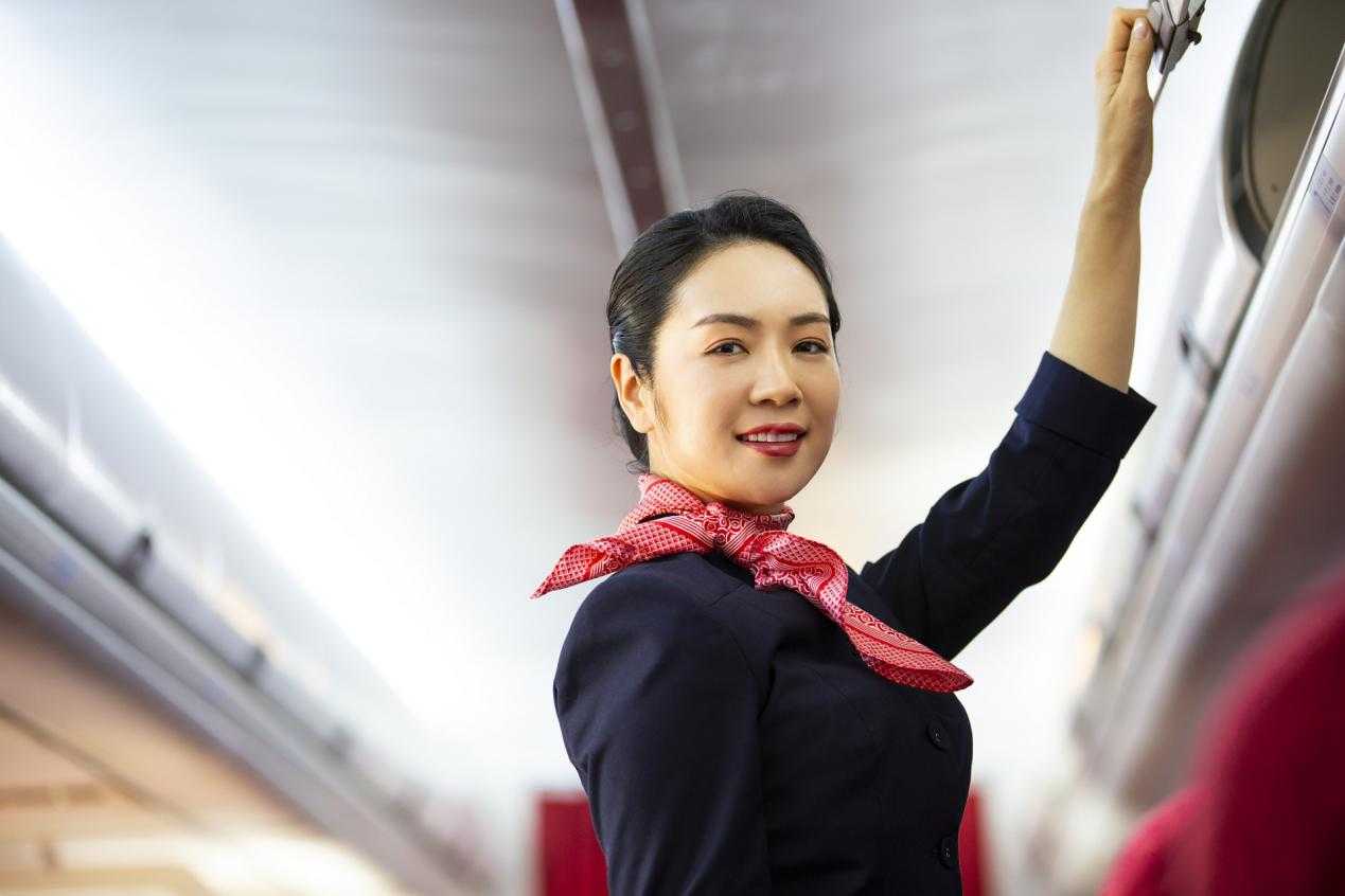 国泰航空内地空乘队伍扩容多元化服务迎来新飞跃
