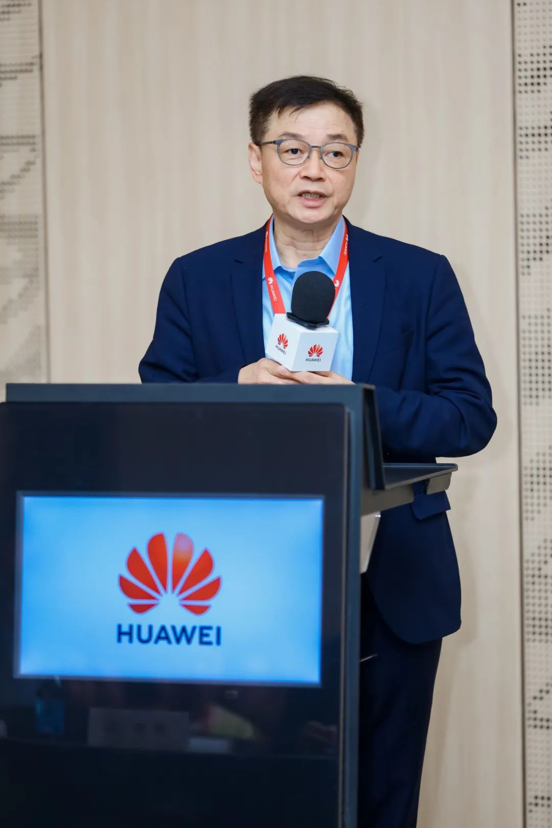 华为中国合作伙伴大会2024：软通动力成功举办“从数据到AI，重构生产力”分论坛_财富号_东方财富网